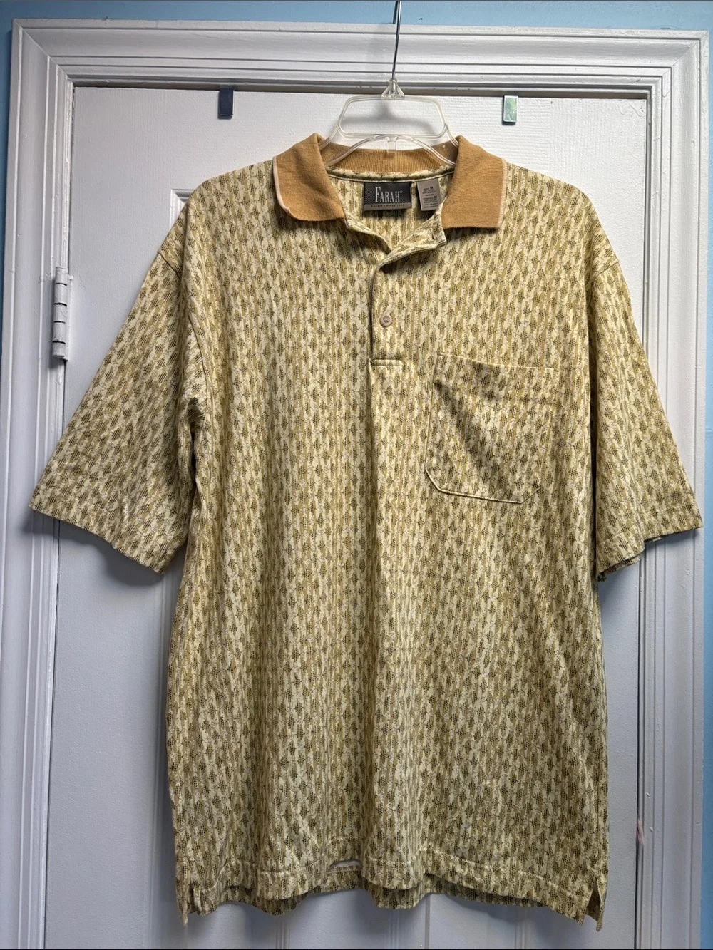 Vintage Farah Men's 100% Cotton Mustard Patterned Polo with Tan Collar Size M !!